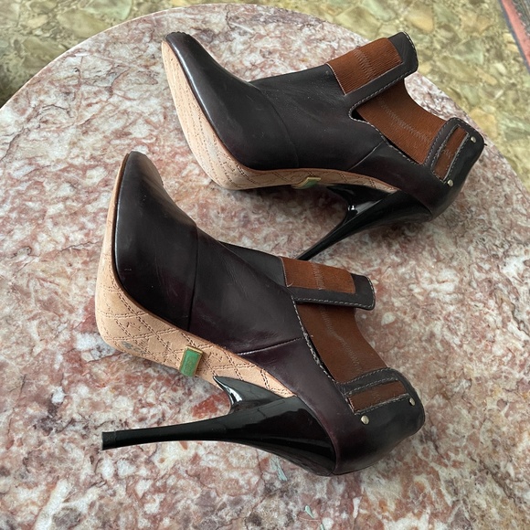 L.A.M.B. brown leather booties, NWT, mint condition, US7.5M (9" sole-may fit 7) - Picture 4 of 5